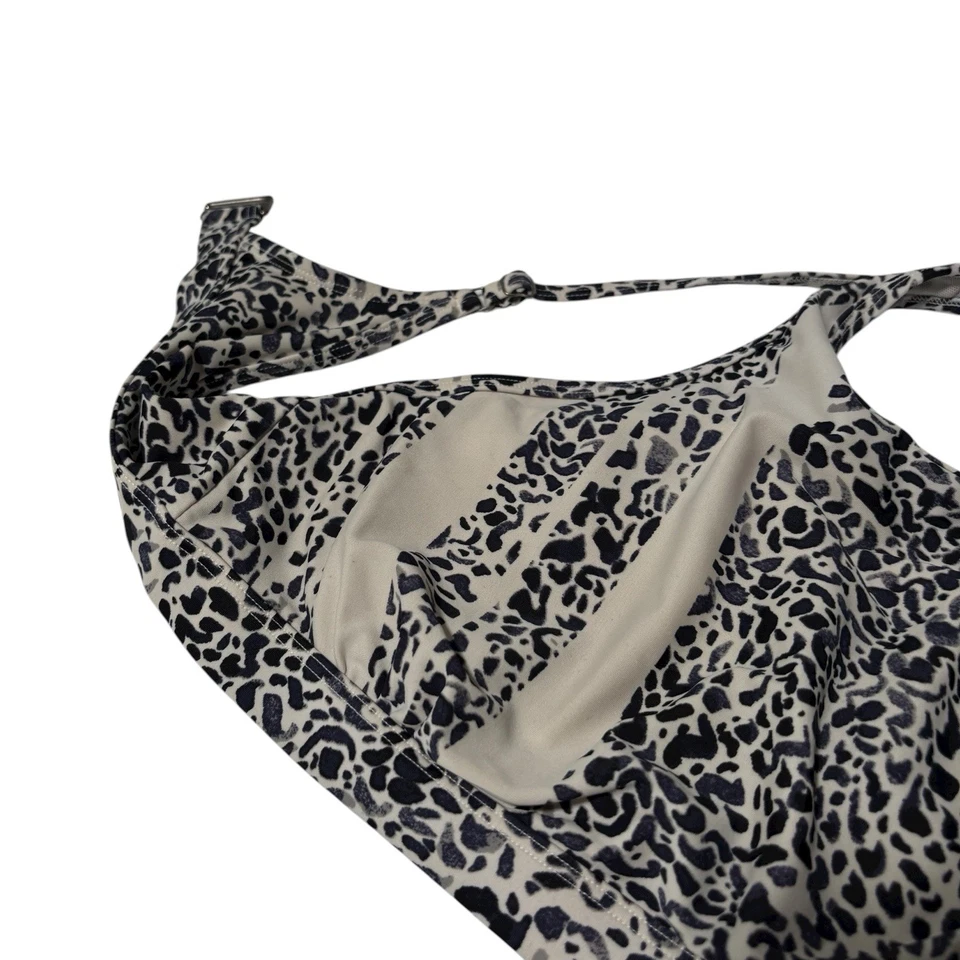 Top de bikini de natación Athleta Zimbabwe con estampado de animales cuello alto talla 38 B/C con aros Foto 2 de 4