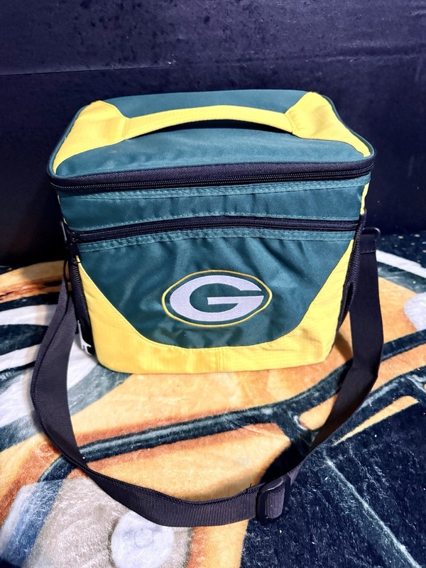 NFL Green Bay Packers Coleman 16-Can 24-Hour Soft-Sided Cooler