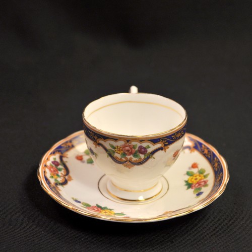Plant Tuscan Cup & Saucer #C8068 Multi-Color Floral w/Gold Cobalt Band 1947-1960 - Picture 5 of 12
