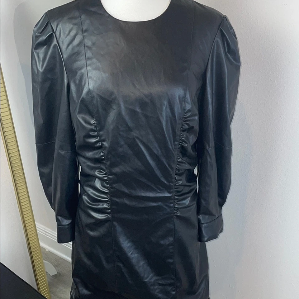 NUEVO CON ETIQUETAS $595 Vestido Derek Lam Negro Cuero Vegano Leighton Talla 6 Foto 2 de 4