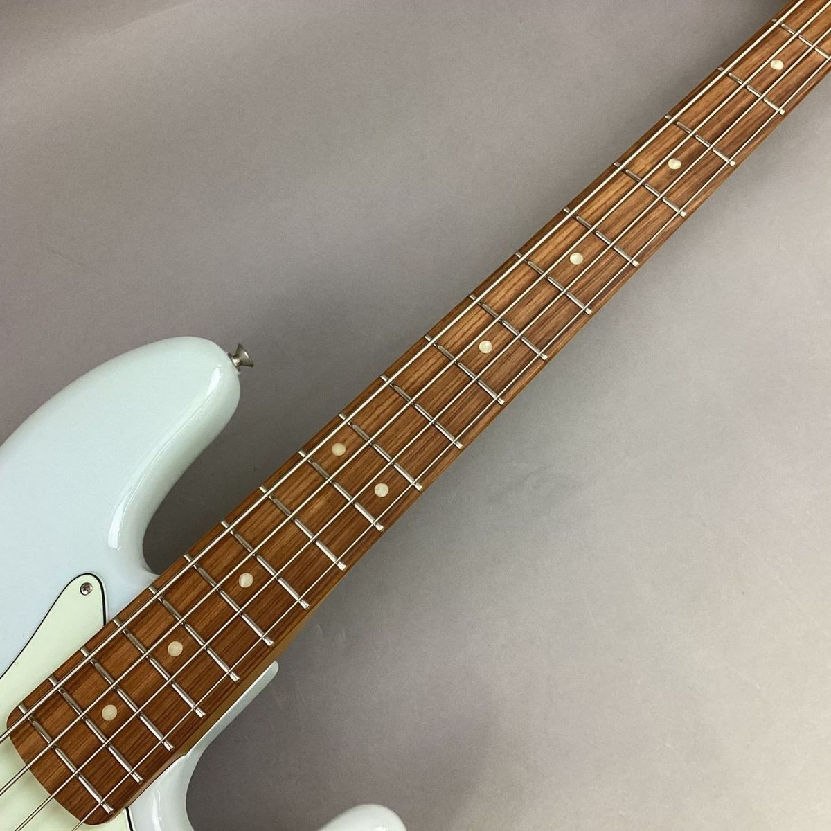 ベース Fender Player Plus Jazz Bass Pau Ferro Fender Player Plus Active Jazz Bass - 3-tone Sunburst with