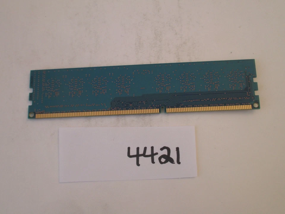 Hynix HMT325U6CFR8C-PB 2Gb PC3-12800 1600Mhz DDR3 Desktop Memory RAM (4421) - Image 2 of 2