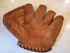 1940s Boston Bees Eddie Miller MacGregor Goldsmith Leather Baseball Glove Mitt