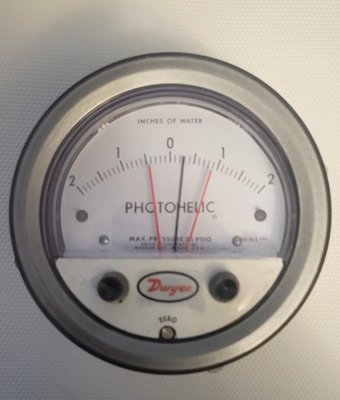 #ad Dwyer Photohelic Series A3000 Pressure Switch Gauge $100.00