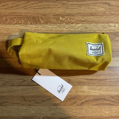 Herschel Supply Co. Settlement Case/Travel Pouch Arrowwood Gold *NEW WITH TAGS*