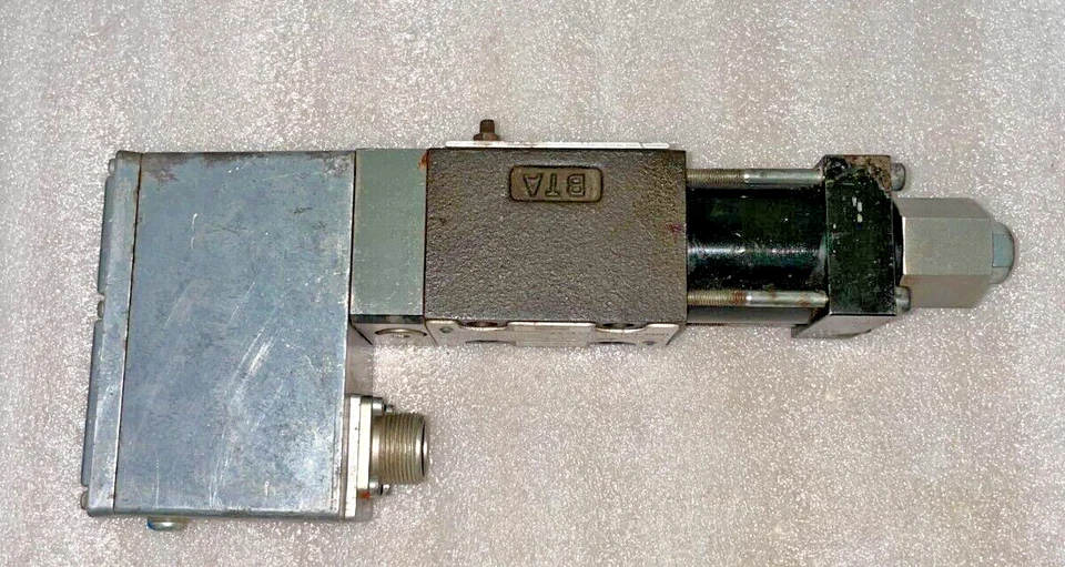 Válvula de control de presión servo Moog D635-606 A BT 350 bar ENVÍO RÁPIDO POR FEDEX Foto 4 de 4