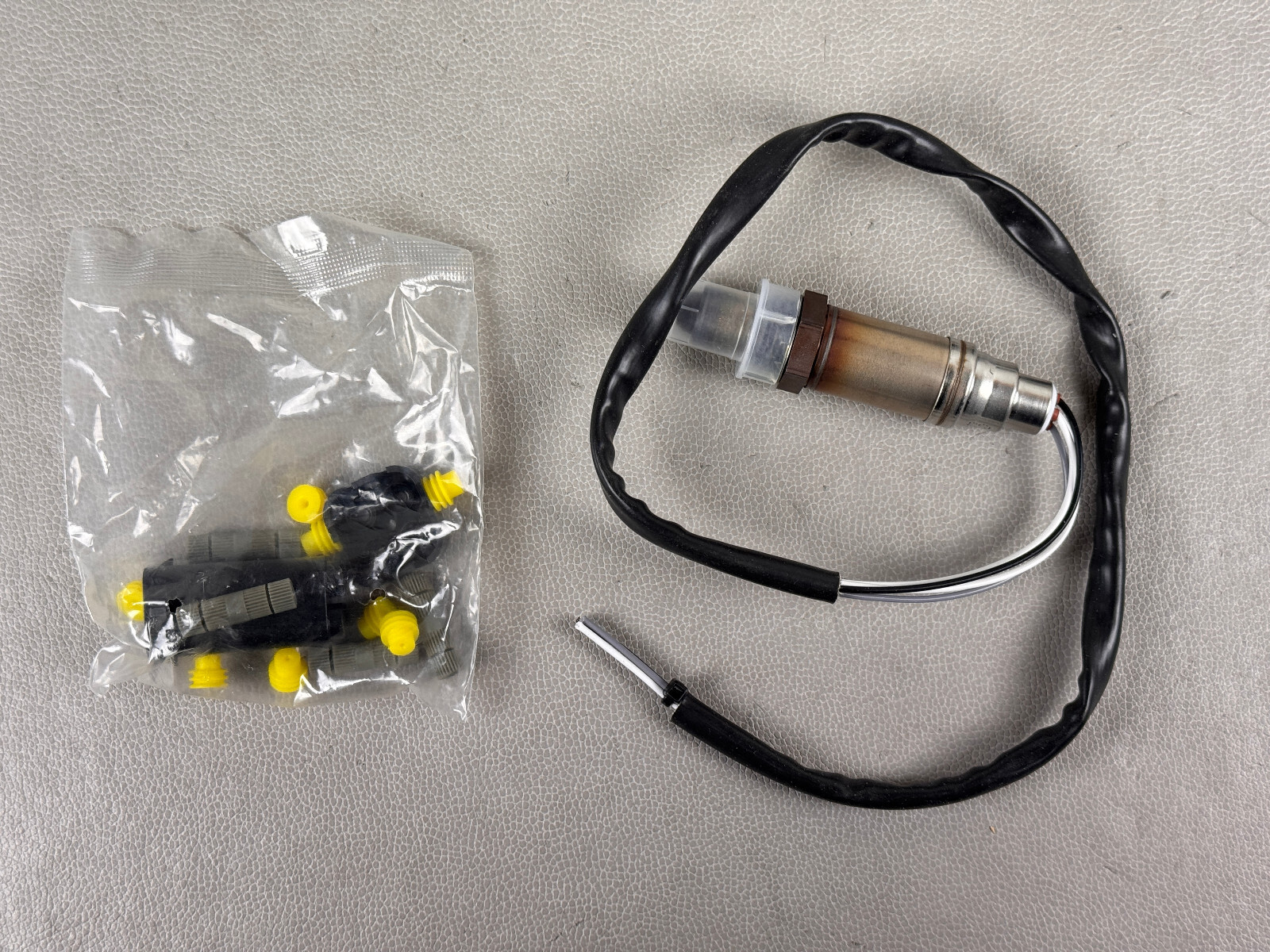 BRAND NEW! BENTLEY BOSCH LAMBDA DOWNSTREAM OXYGEN SENSOR OEM #UT10095
