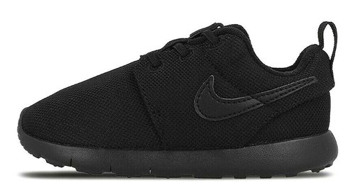 roshe one triple black
