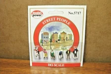 MODEL POWER #5717 STREET PEOPLE HO SCALE FIGURES