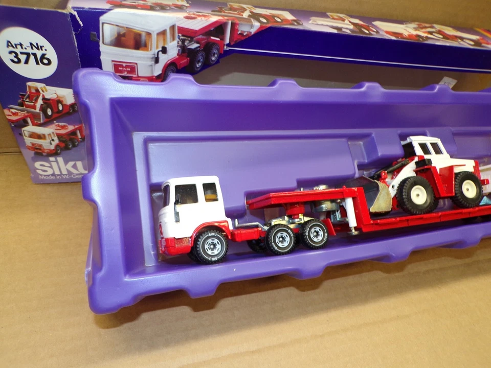 VINTAGE SIKU #3716 MAN LORRY WITH LOWBOY TRAILER & BULLDOZER ~ N/M IN BOX ! - Image 4 of 4
