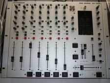 BEHRINGER PRO DJ-MIXER DX1000 Color Silver Missing power cord