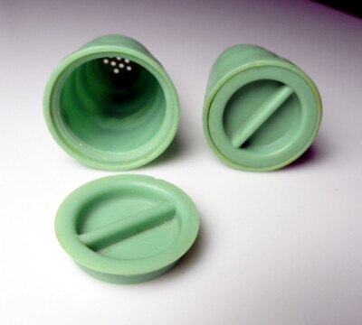 Vintage Green Bakelite Type/Early Plastic Deco Skyscraper Salt