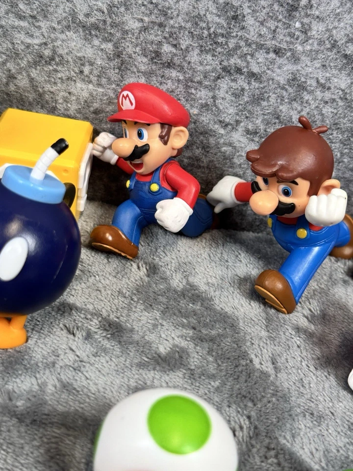 Лот товаров с Фигурками Nintendo Super Mario Bros 30+ Luigi Yoshi Power Mushroom Jakks 2015 - Изображение 3 из 4