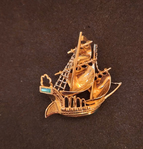 18K Sail Ship Brooch 