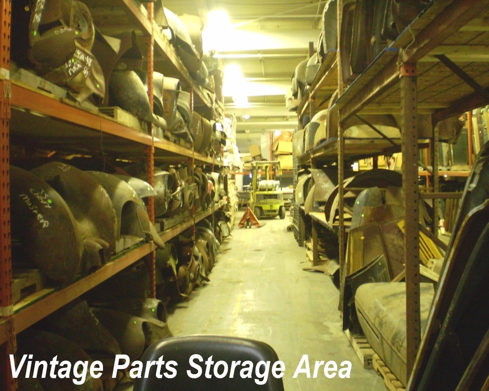 1994 1996 Chrysler New Yorker LHS Rear Bumper Molding Chrome 4630167 CH1157806 - Image 4 of 4