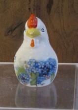 Salière / poivrière zoomorphe poule porcelaine blanche fleurs Tchécoslovaquie
