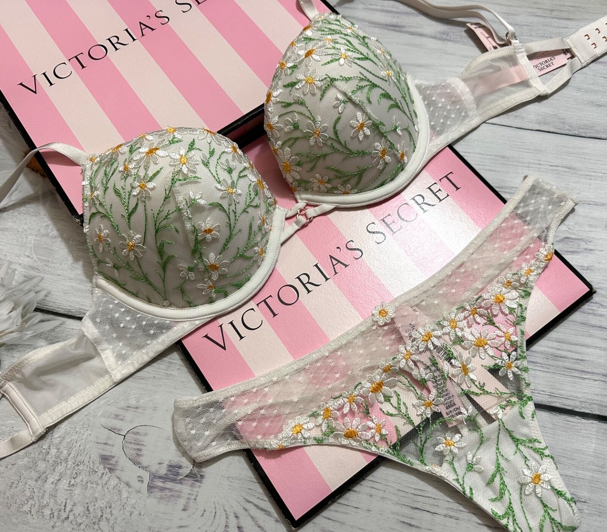 Victoria's Secret Push Up Bra Thong Set Embroidery Set White