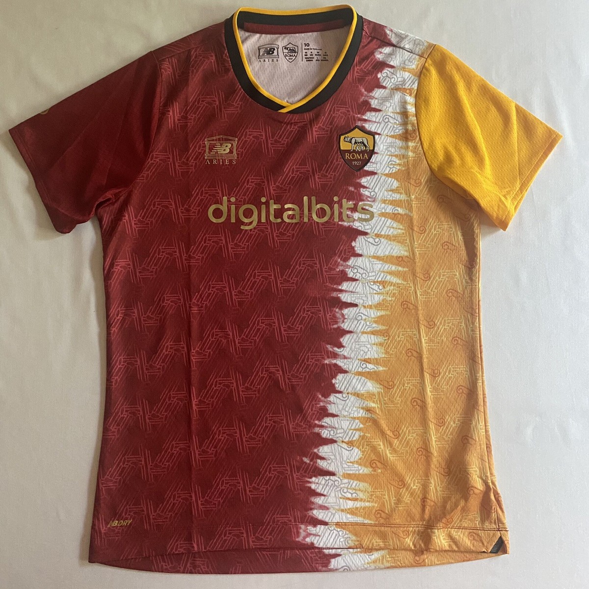 New Balance AS Roma x Aries Jersey Womens US 6 Designer New Balance AS Roma x Aries Jersey Womens US 6 Designer