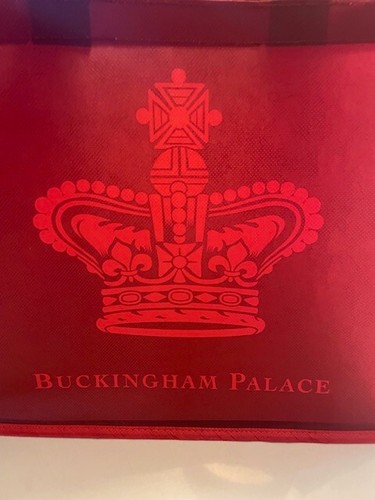 RECYCLED BUCKINGHAM PALACE RED TOTE BAG Benefits Royal Collection Trust New - Picture 2 of 3