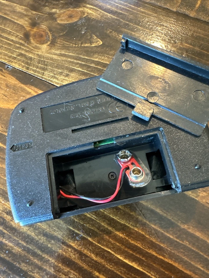 Sintonizador de guitarra y bajo Sabine ZIP-700 9V a batería rápido fácil de usar Foto 3 de 3