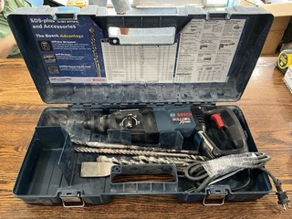 Bosch Bulldog Xtreme 11255VSR Rotary Hammer Drill W/ BITS