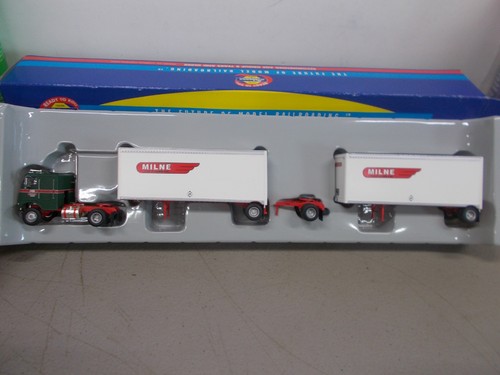 ATHEARN # 91143 ~ MILNE - SEMIRREMOLQUE FREIGHTLINER Y DOS REMOLQUES ~ ESCALA HO | Zustand: New