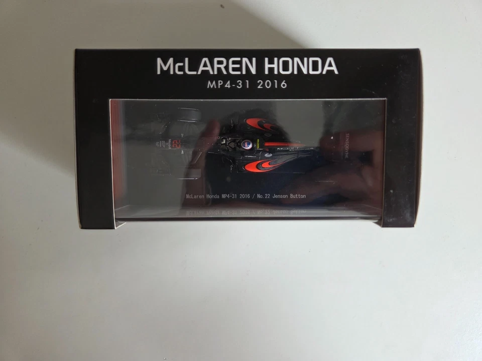 Pulsante Ebbro 1/43 McLaren Honda Mp 4/31 J. - 2016 - 45487 - Immagine 2 di 4