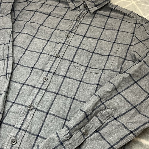 Uniqlo Grey Check Button Up Flannel Shirt Men’s Medium Long Sleeved - Picture 2 of 7