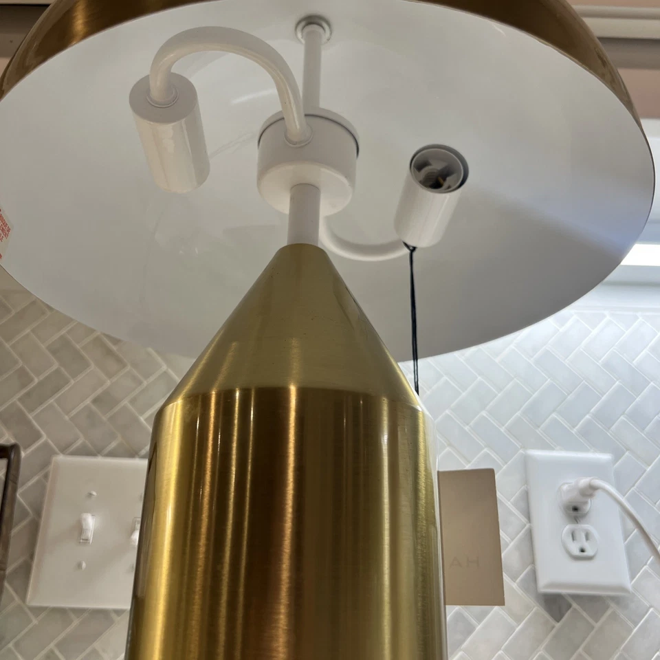 Lámpara de mesa Halston de metal con hongos de 18" de alto - dorada nueva Foto 3 de 4