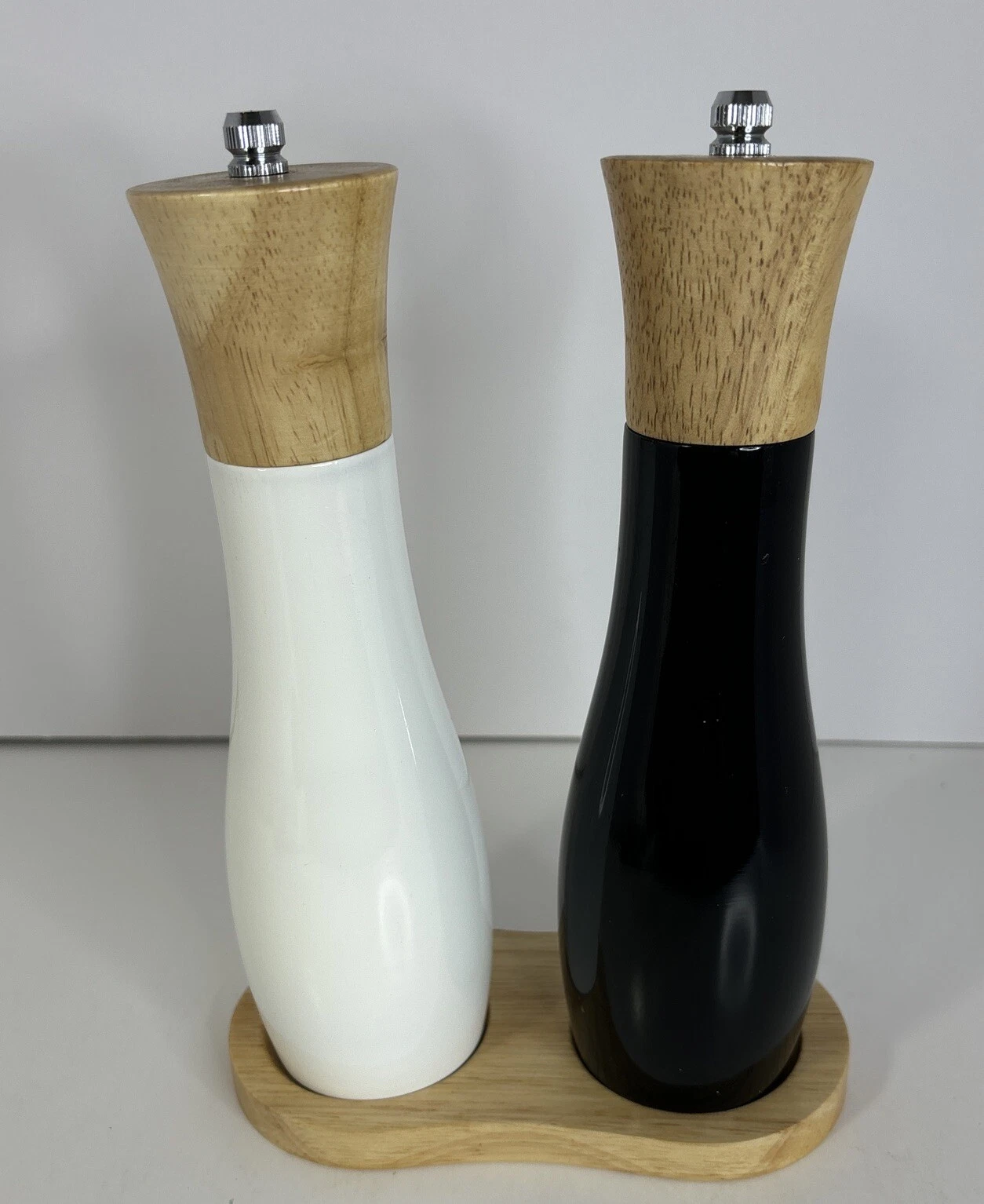 Salt/Pepper Mill Owl And Willow Wooden Salt & Pepper Grinder Set, Black & White