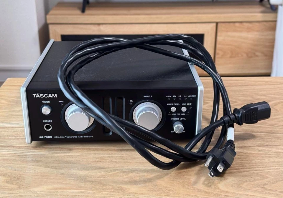 TASCAM UH-7000 USB Audio Interface W/ Adapter USB-Cable All Function Tested - Image 2 of 4