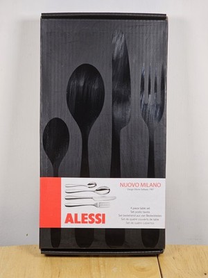 Alessi Nuovo Milano 4-teiliges Besteck Tafelset Messer Gabel Löffel geöffnete Box