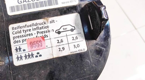 Volkswagen Passat 2006 Fuel door Gas cover Tank cap (FUEL FILLER F #2391885-32 - Bild 3 von 9
