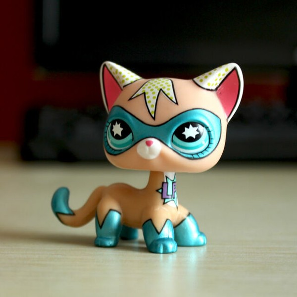 Littlest Pet Shop Comic Con Super Hero Masked Short Hair Cat LPS RARE
