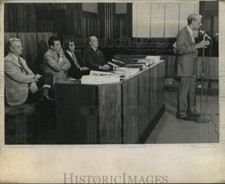 1972 Press Photo Judge Israel Augustine Jr. Introduces Speakers at Crime Meeting