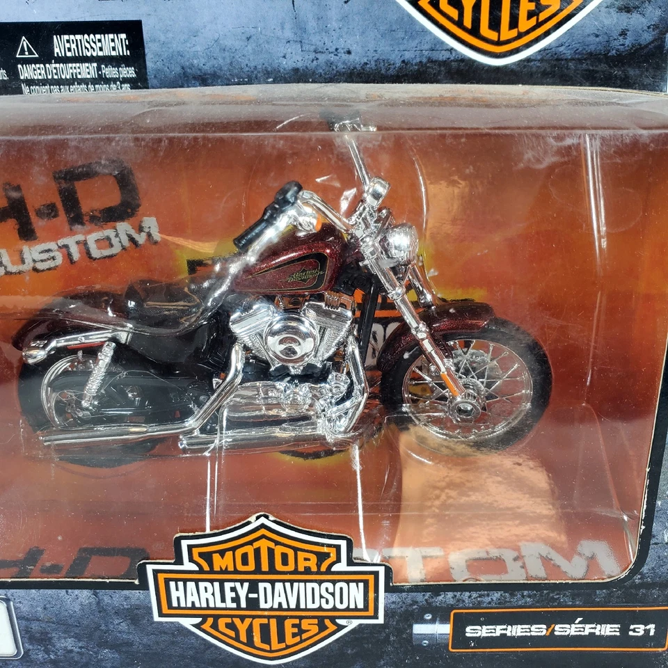 Maisto H-D Custom: 1980 FLT Tour Glide 2012 Serie 31 escala 1:18 NUEVO Foto 2 de 4
