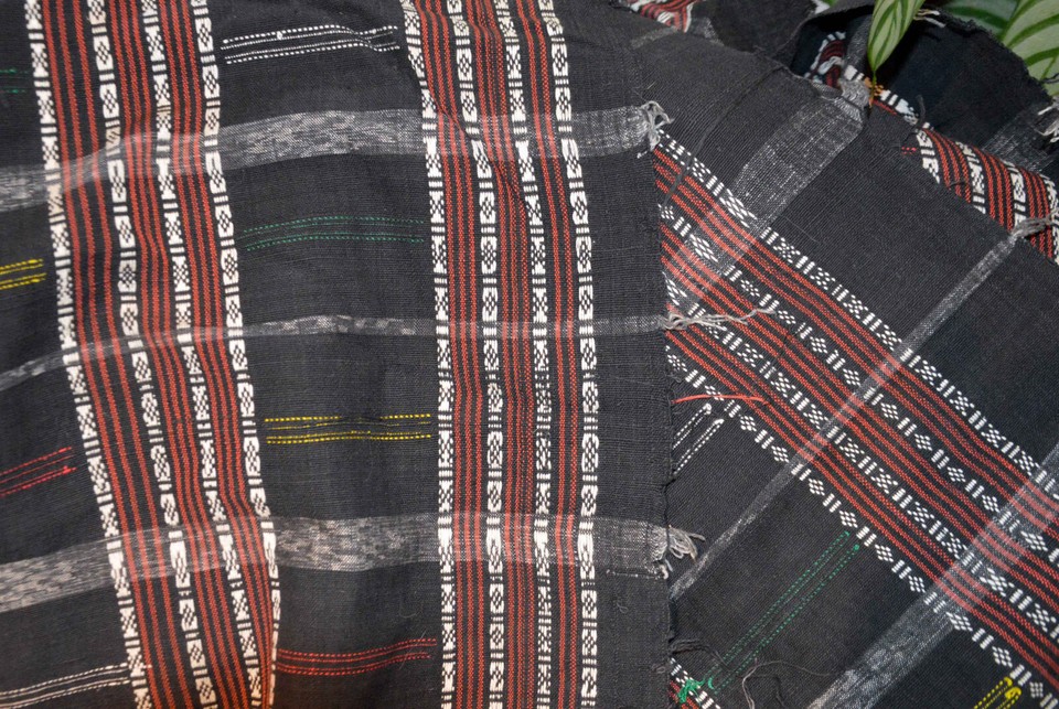 Vintage Laos Organic cotton Fabric hand woven vegetable dyes "IKAT