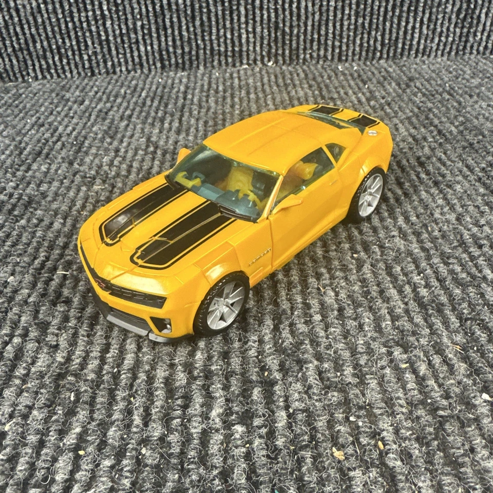Transformers 2 Revenge of the Fallen Cannon Bumblebee Deluxe Hasbro Figure ROTF - Image 2 of 4