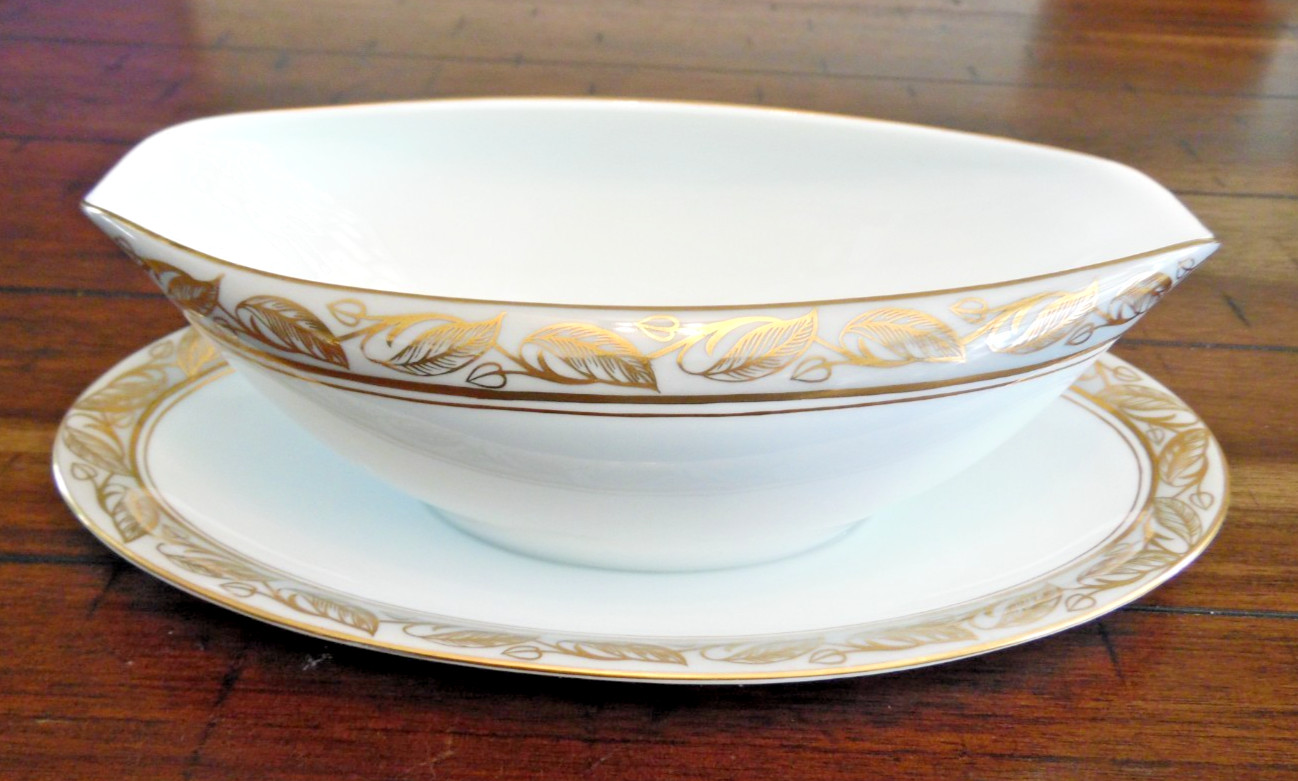 Noritake Greta #5272 Gravy Boat or Sauce Bowl with Underplate, 9 1/4"