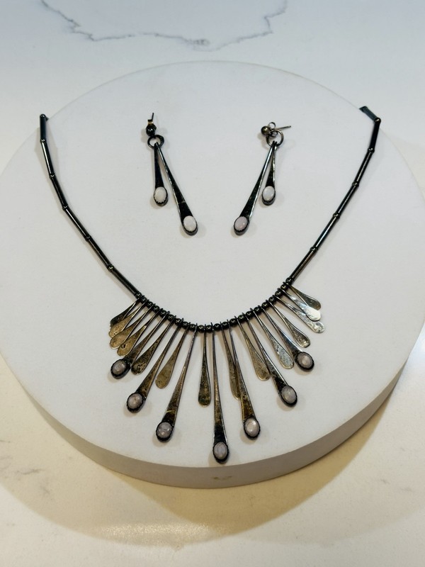 Native American Sterling Silver MOP Fan Necklace W/Matching Earrings 17 3/4”