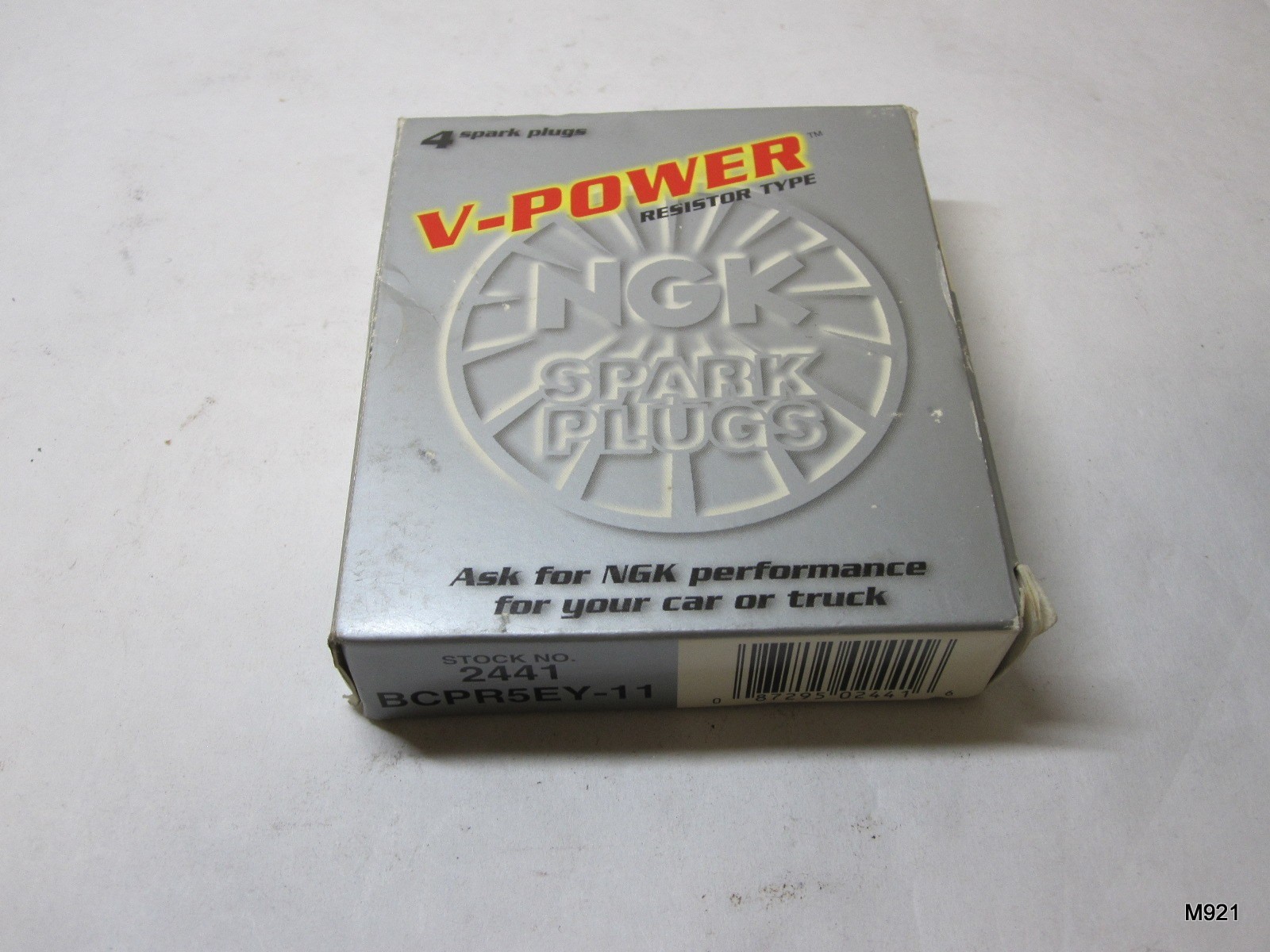 Box of 4  NGK V-Power Spark Plugs 2441 BCPR5EY-11
