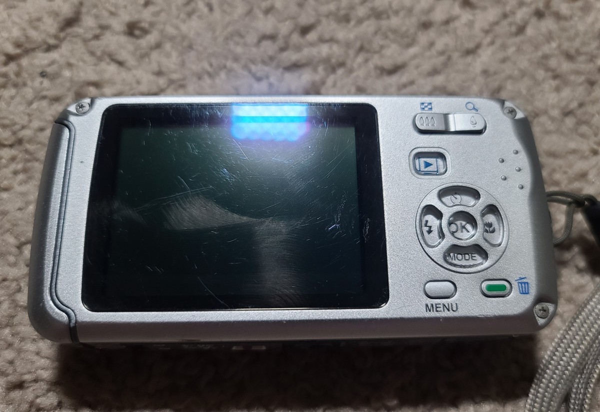 Pentax Optio W30 7.1MP Compact Underwater Camera Tested - USED