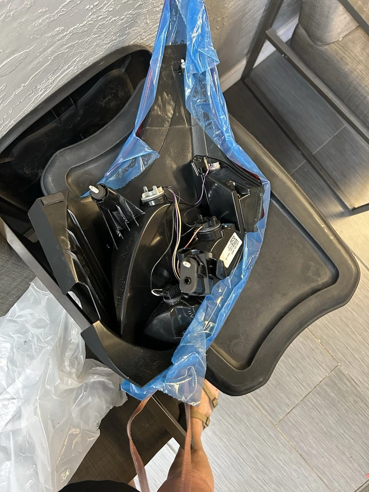 Ford Focus 2015-2018 Sedan Left Driver Side Tail Light OEM F1EB-13405 GK  - Image 4 of 4