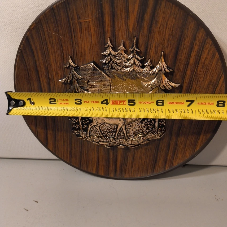Wild Life 3D Effect Faux Plate 8.25" Plastic Wood Patterned Cabin Hunting  - Image 3 of 4