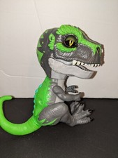 Untamed T-Rex Tracker Fingerlings Green Interactive 5" Dinosaur Works