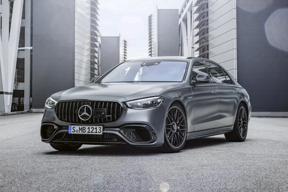 Tapacubos de rueda negra opaca Mercedes Benz GT63 S63 SL63 GLS63 E63 AMG Foto 4 de 4