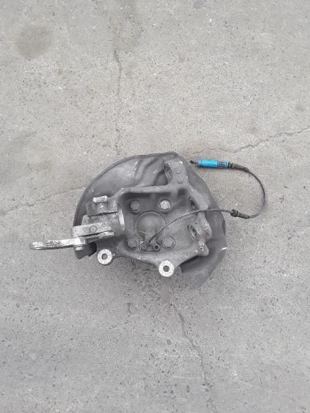 Husillo delantero izquierdo L/F nudillo 2,5 L STD A/T 2002 BMW 525i L-3-B-3P Foto 3 de 4