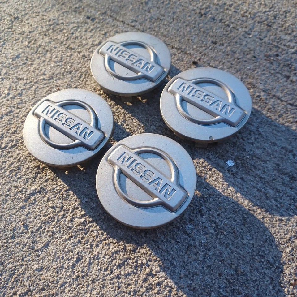 Juego de 4 tapas centrales Nissan Altima Máxima Sentra, 2000-2006 p/n 40343 5P010 Foto 2 de 3