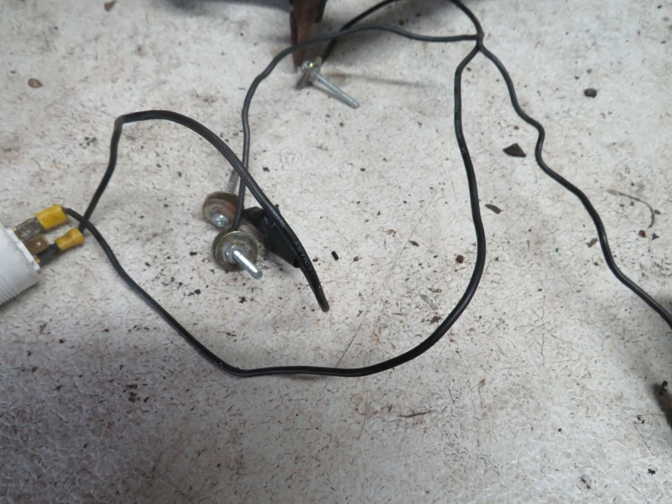 MEDIDOR DE COMBUSTIBLE EQUUS CON CABLES Foto 4 de 4