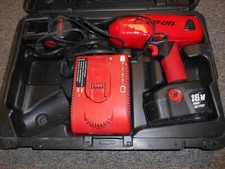 Snap On Ct6850 12 Drive Cordless 18 Volt Impact Gun Batteries Charger